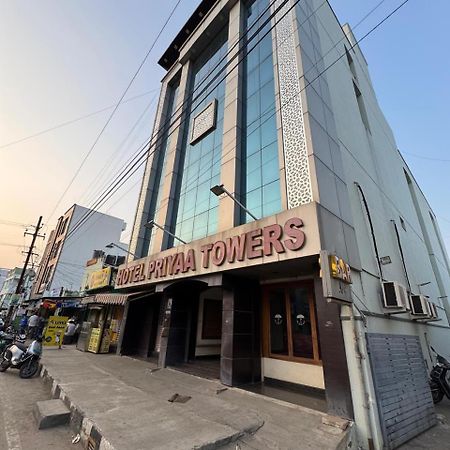 Hotel Priya Towers Nāmakkal Екстериор снимка