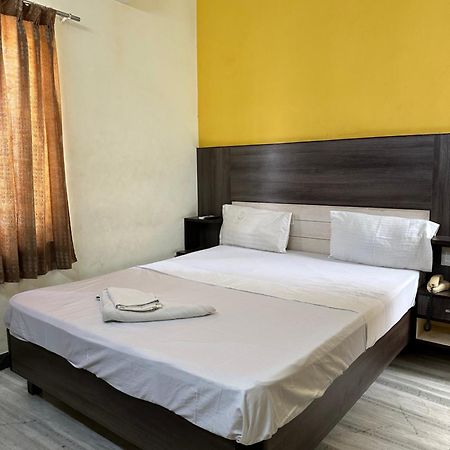 Hotel Priya Towers Nāmakkal Екстериор снимка