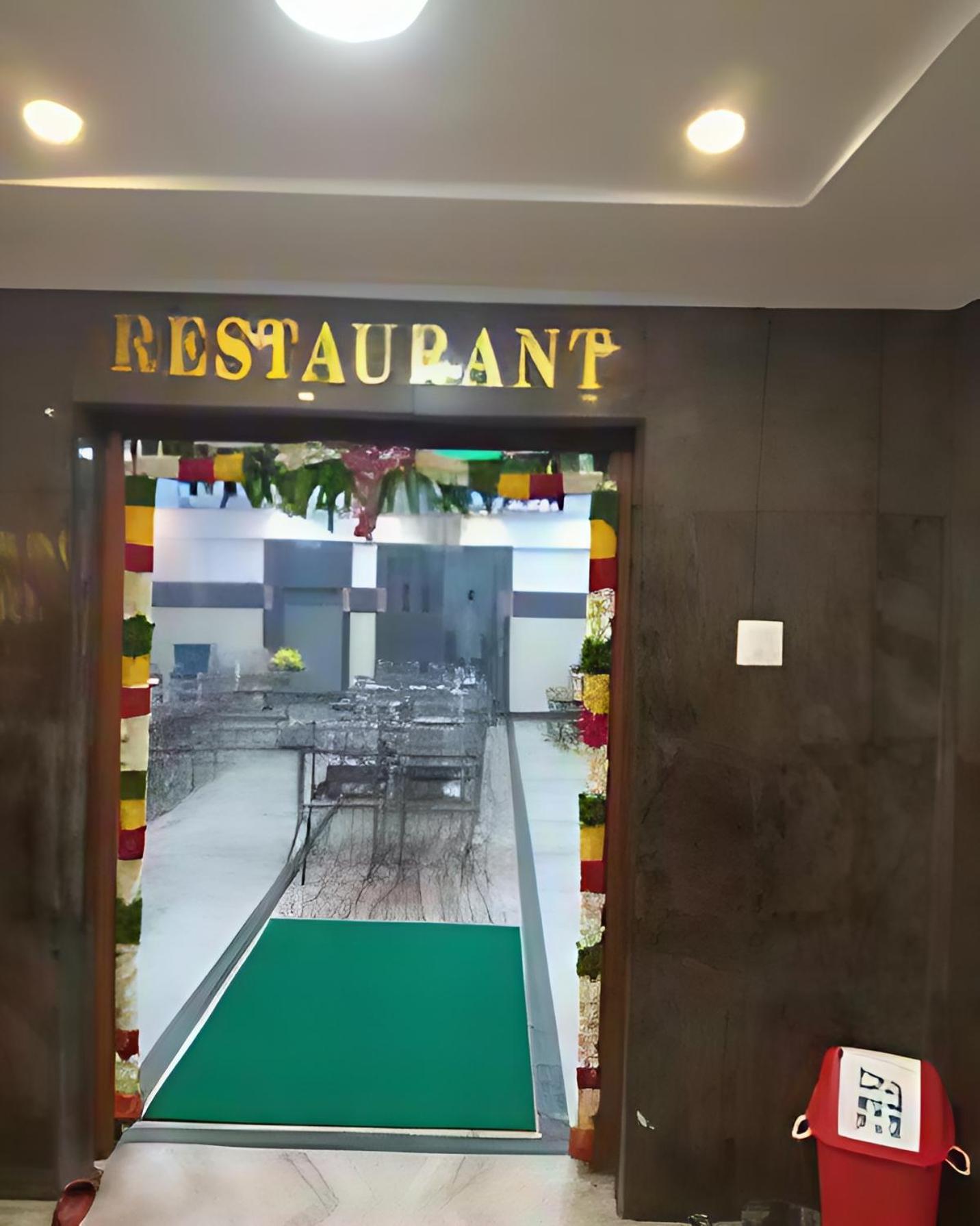 Hotel Priya Towers Nāmakkal Екстериор снимка